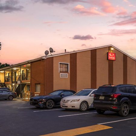 Econo Lodge Inn & Suites I-64 & Us 13 Вирджиния Бийч Екстериор снимка
