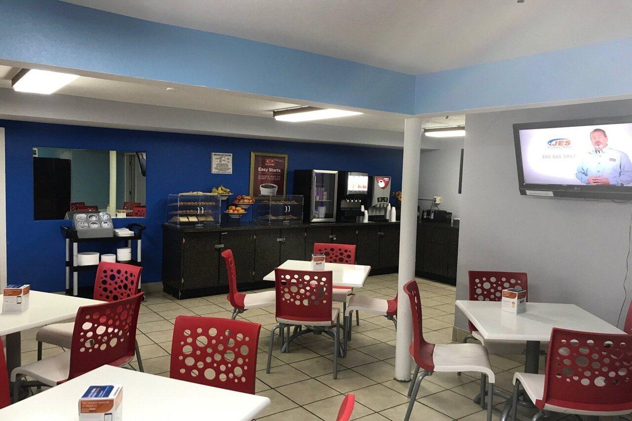 Econo Lodge Inn & Suites I-64 & Us 13 Вирджиния Бийч Екстериор снимка