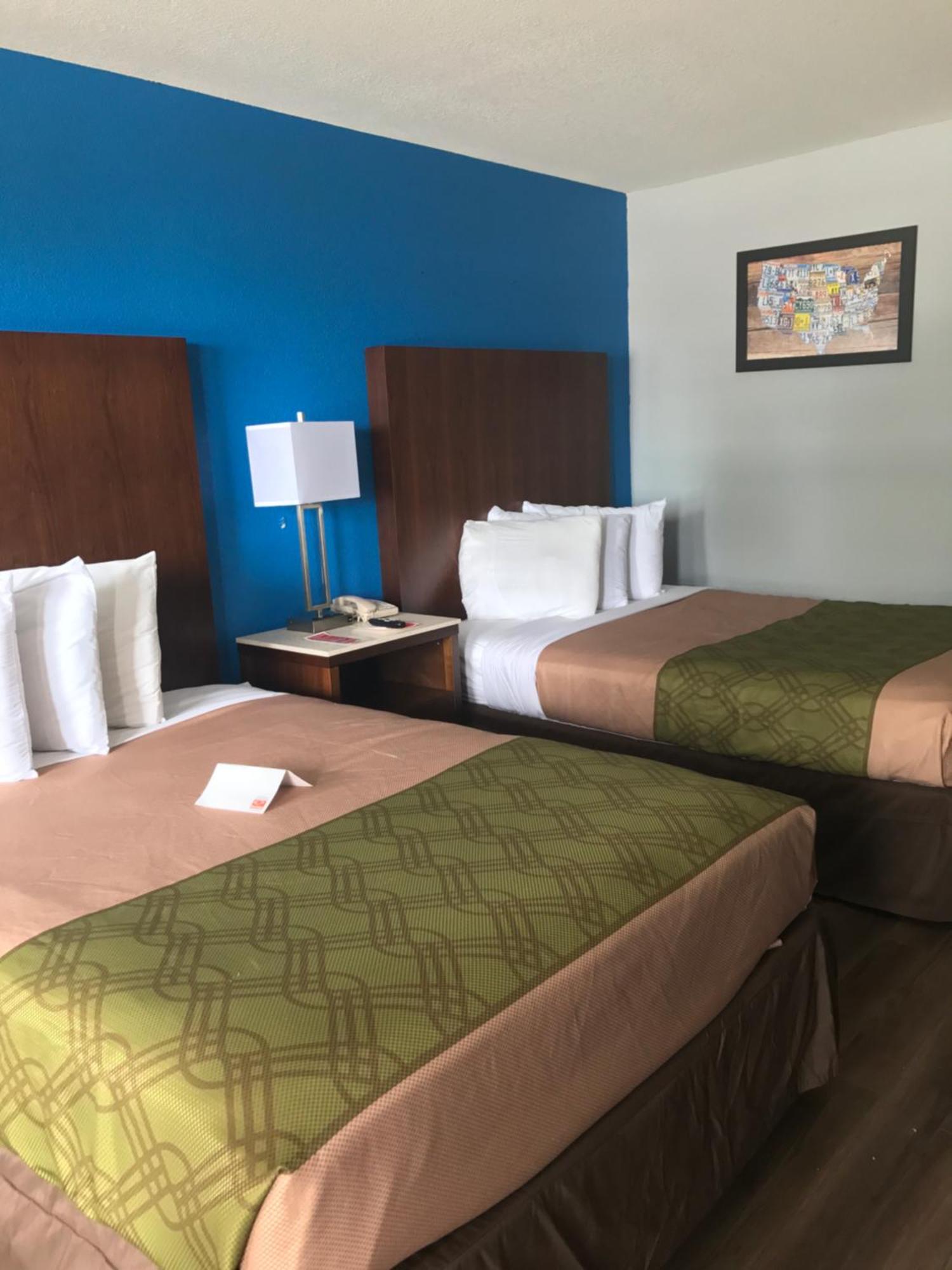 Econo Lodge Inn & Suites I-64 & Us 13 Вирджиния Бийч Екстериор снимка