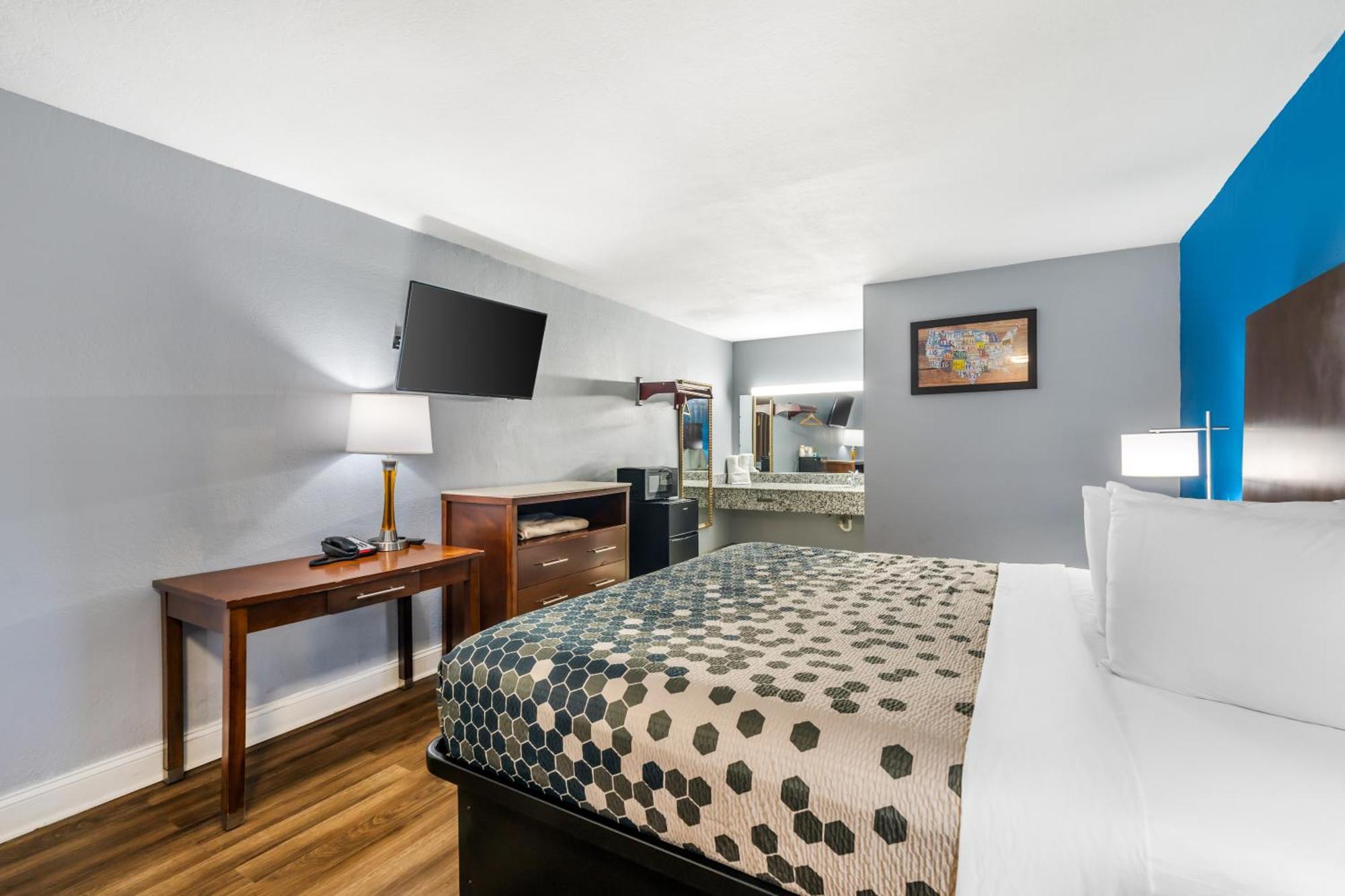 Econo Lodge Inn & Suites I-64 & Us 13 Вирджиния Бийч Екстериор снимка