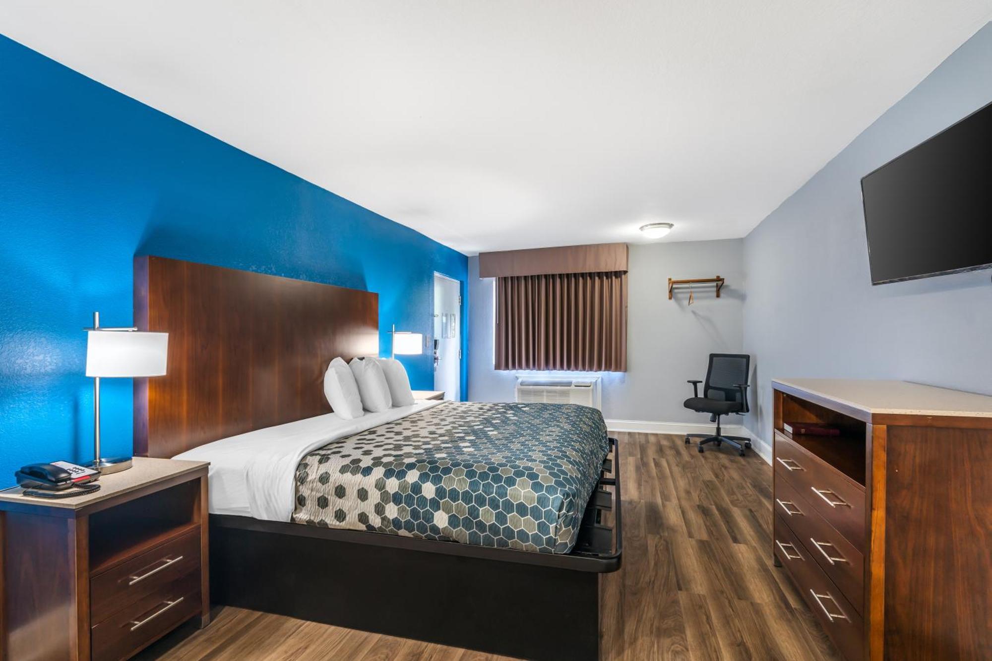 Econo Lodge Inn & Suites I-64 & Us 13 Вирджиния Бийч Екстериор снимка
